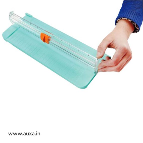 Paper cutter tool